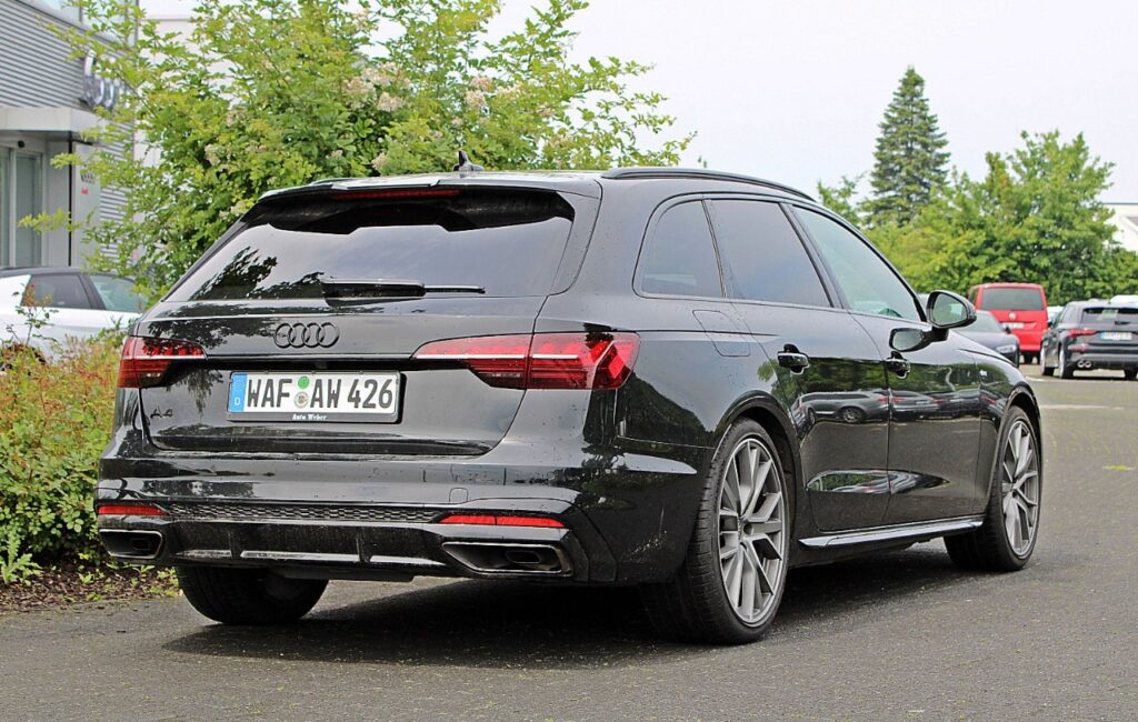 2023 Audi A4 Avant 35TFSI S LINE