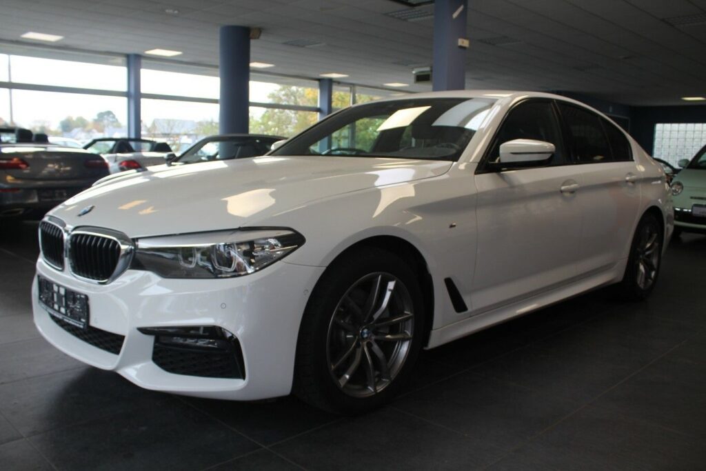 2021 BMW 520